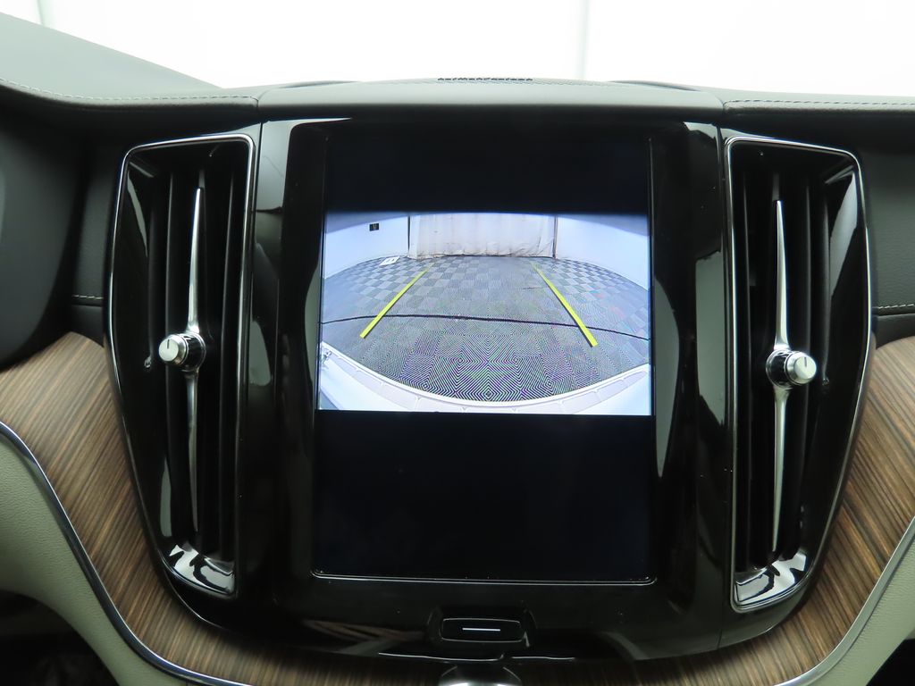 Thumbnail: 2019 Volvo XC60 - 15