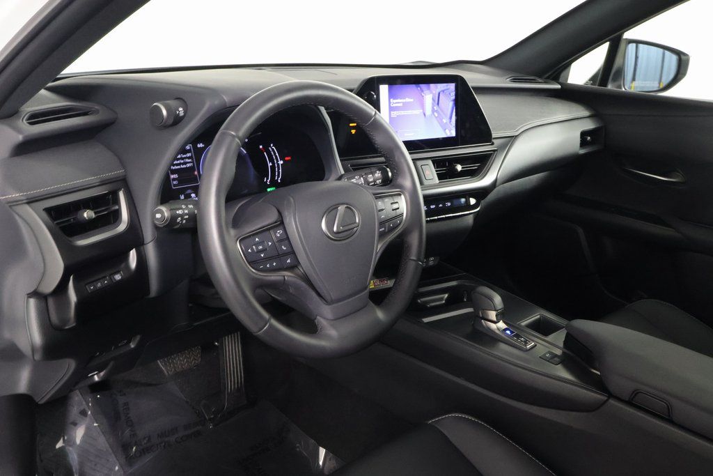 Thumbnail: 2025 Lexus UX - 7