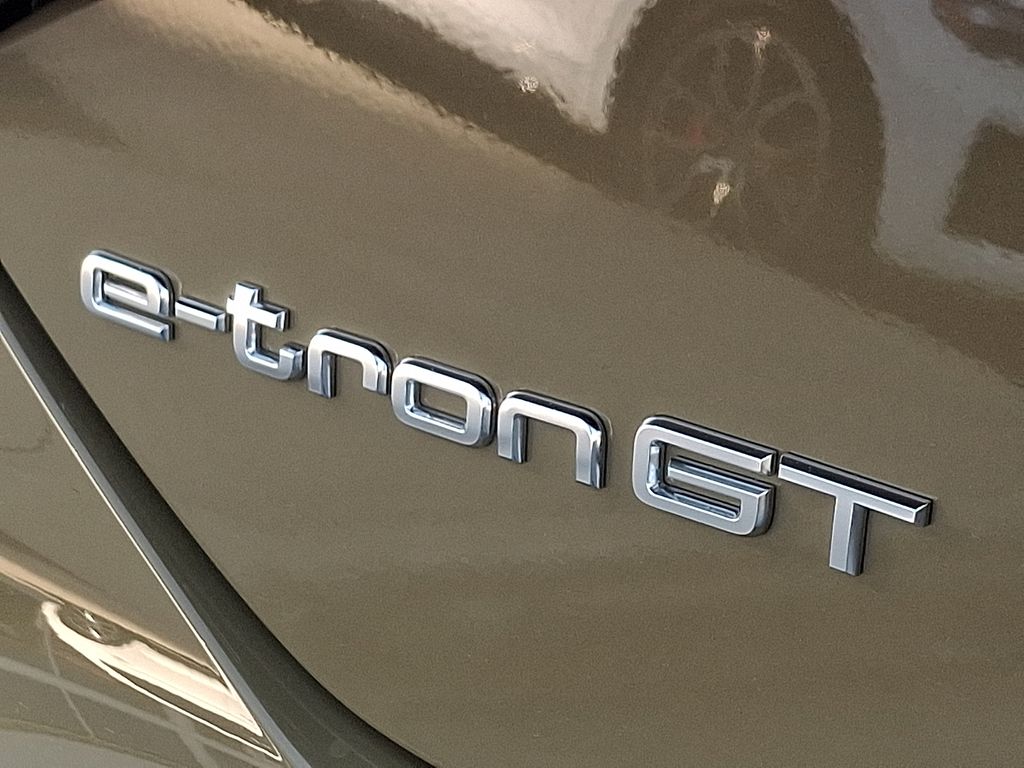 Thumbnail: 2024 Audi e-tron GT - 29