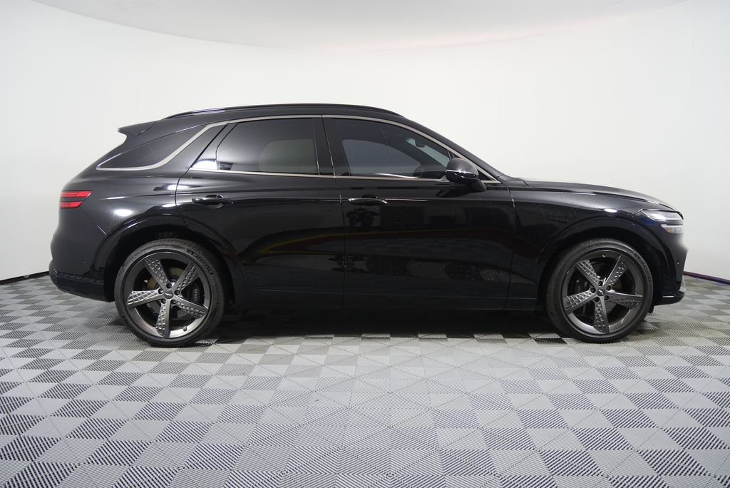 Thumbnail: 2024 Genesis GV70 - 2