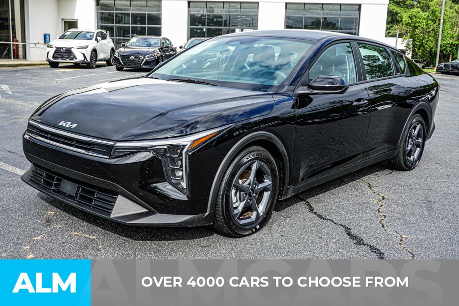 Used 2025 Black Kia LXS image 3
