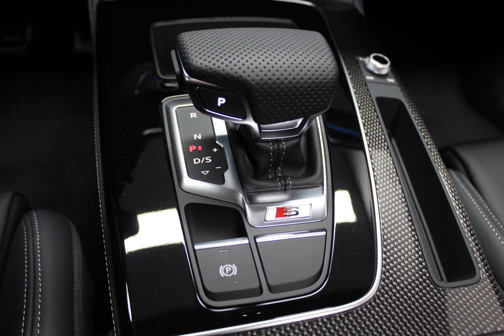 2025 Audi SQ5  18