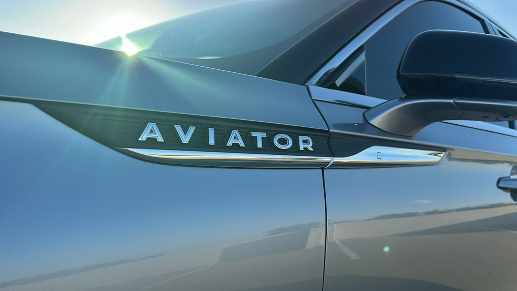 2023 Lincoln Aviator Reserve Silver at Gullo Toyota