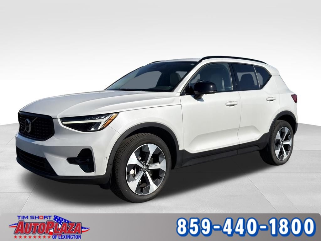 2023 Volvo XC40