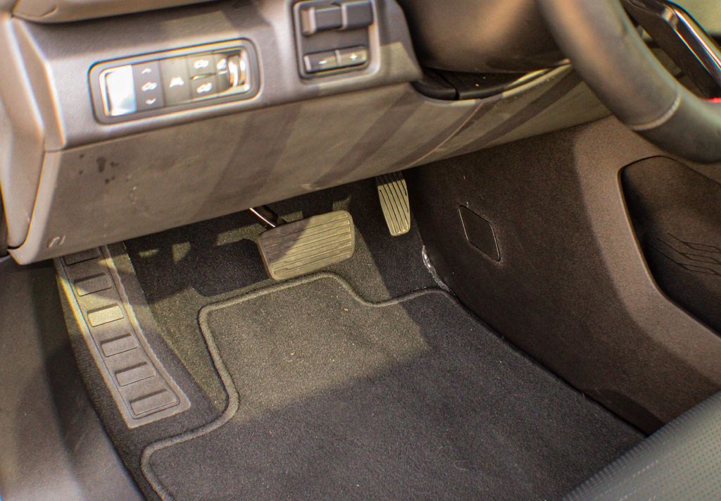 Interior 10