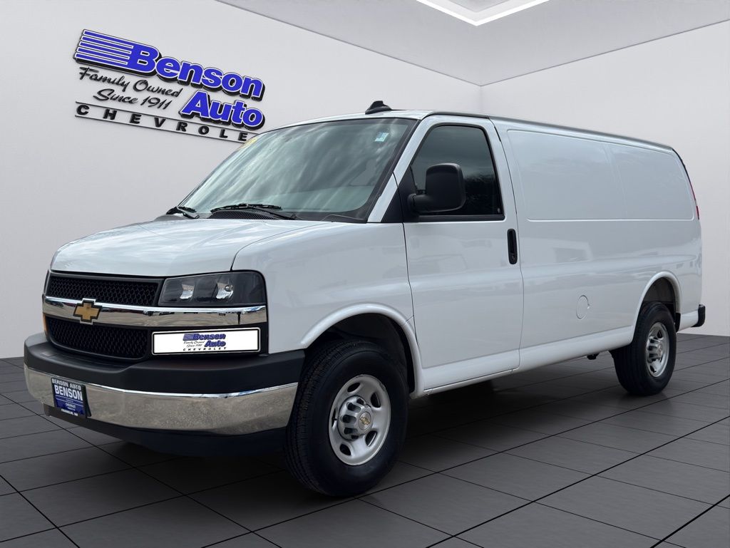 Summit White 2025 Chevrolet Express Cargo 2500 RWD Van Rear-Wheel Drive 8-Speed Automatic Overdrive