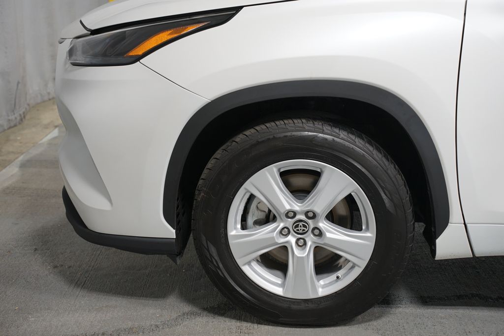 Thumbnail: 2024 Toyota Highlander - 5