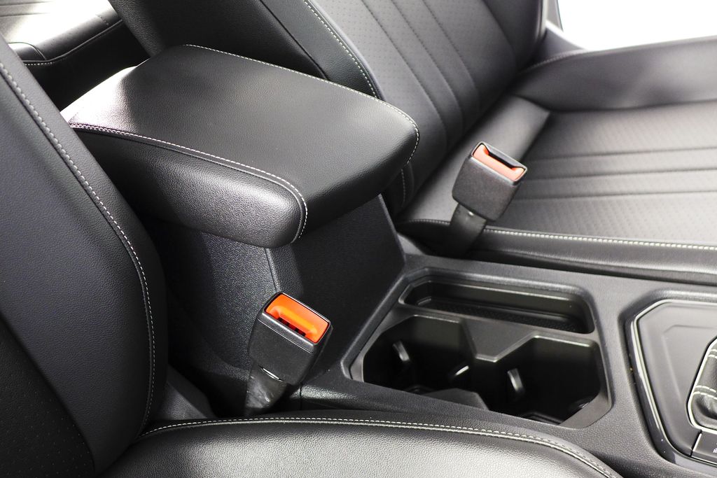 Thumbnail: 2022 Volkswagen Tiguan - 16