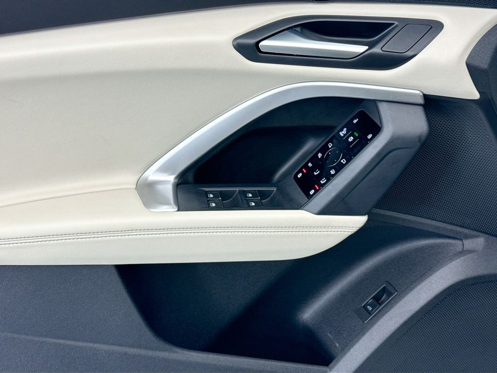 Thumbnail: 2025 Audi Q5 - 22