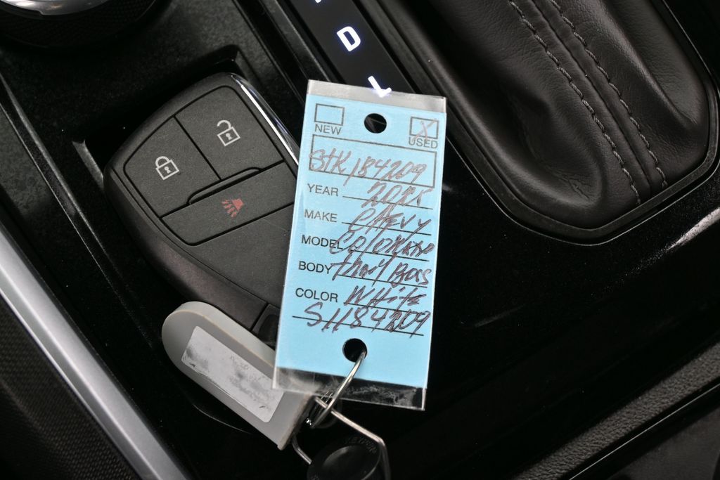 Used 2025 Summit White Chevrolet Trail Boss image 27