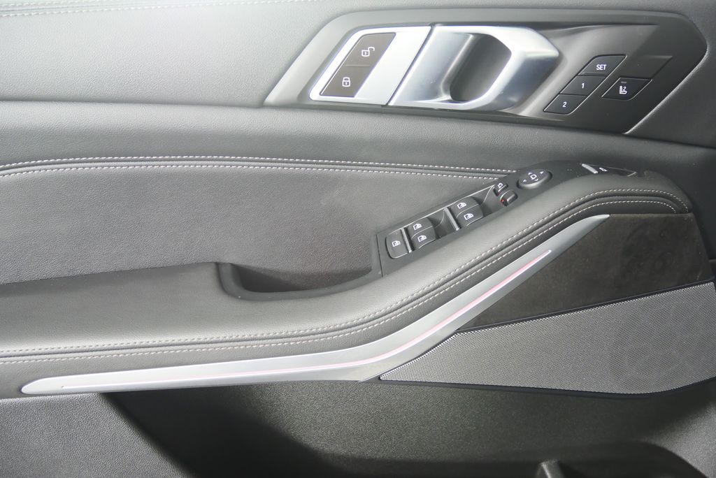 Thumbnail: 2025 BMW X5 - 8