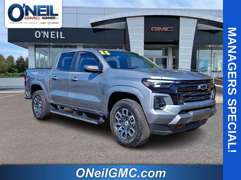 Sterling Gray Metallic 2025 Chevrolet Colorado Pickup Truck Four-Wheel Drive 8-Speed Automatic