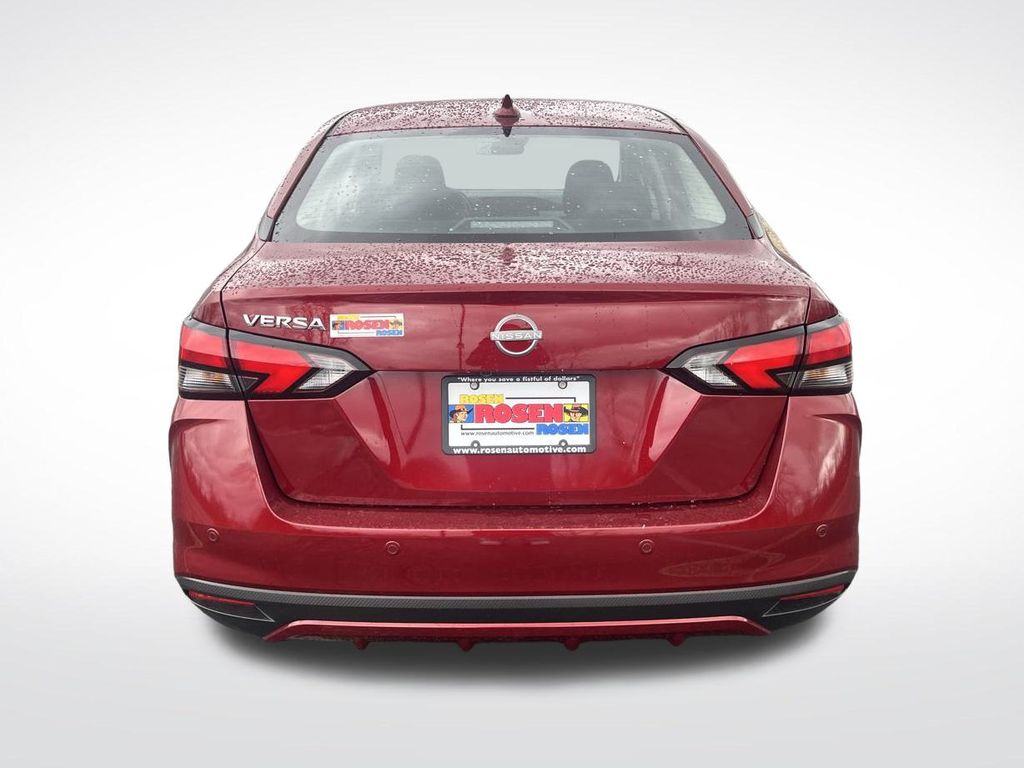 2025 Nissan Versa 1.6 SV photo