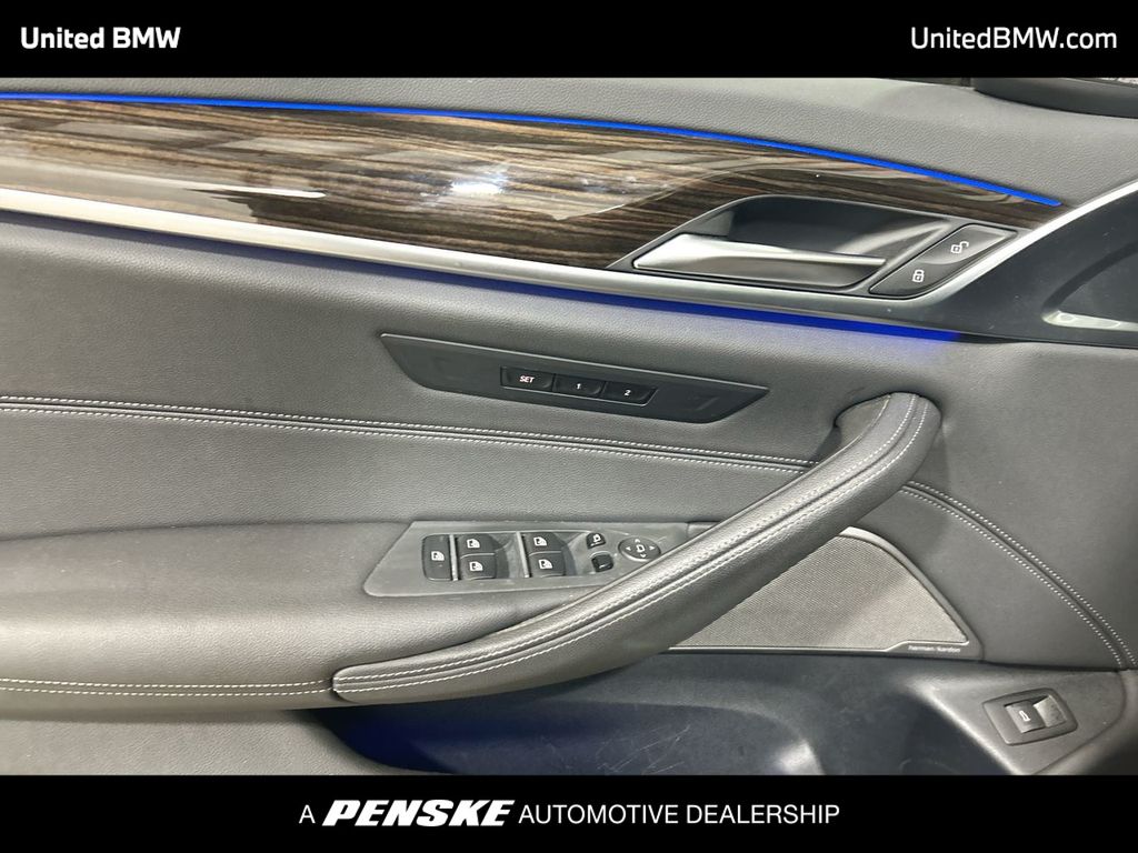 Thumbnail: 2022 BMW 5 Series - 11