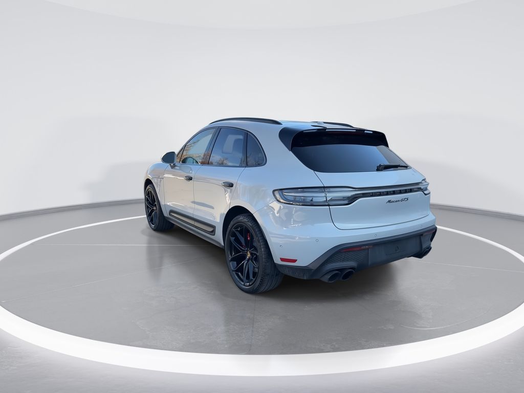 Thumbnail: 2024 Porsche Macan - 6