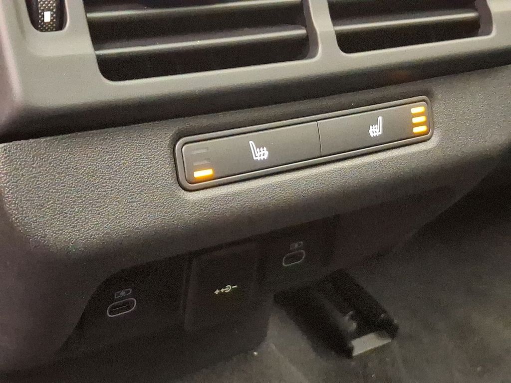 Thumbnail: 2026 Land Rover Range Rover Evoque - 7