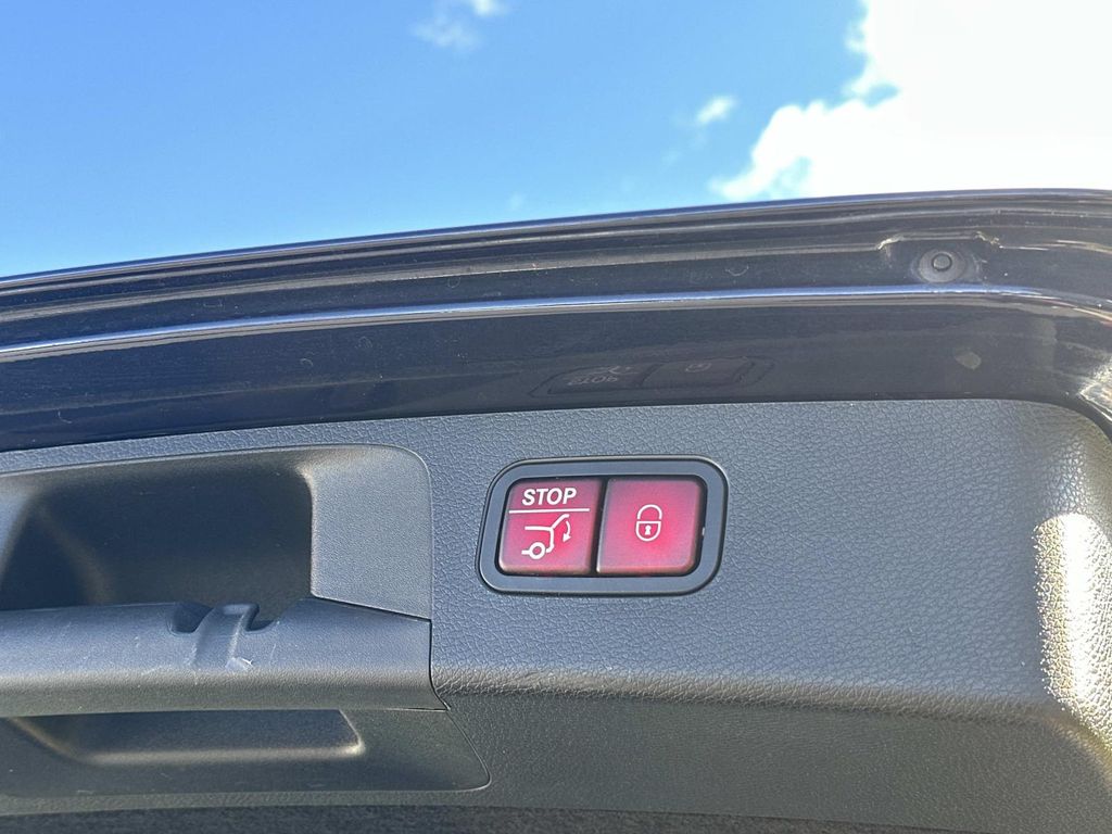 Thumbnail: 2019 Mercedes-Benz E-Class - 29