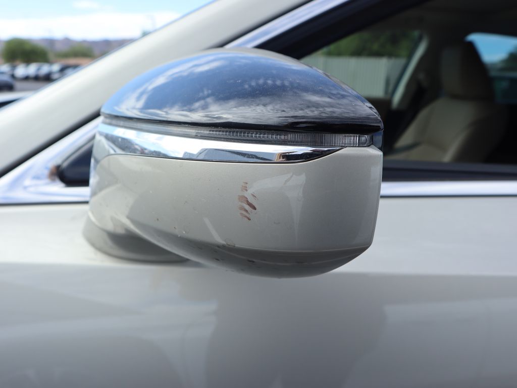 Thumbnail: 2019 Lexus ES - 22