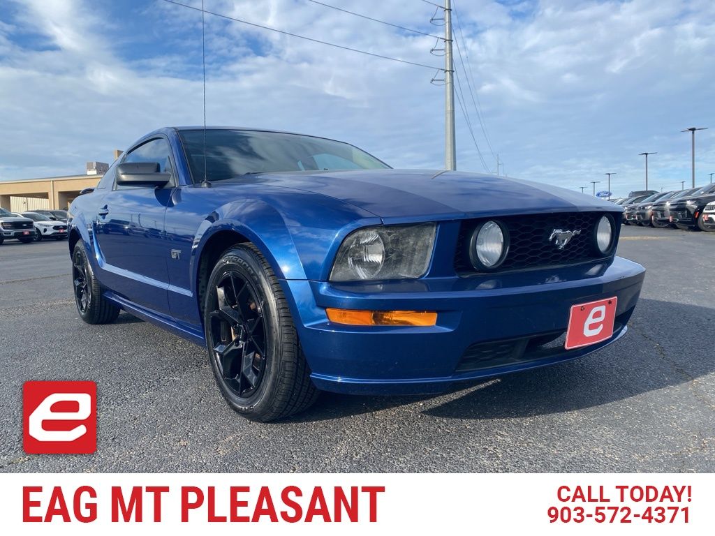 2006 Ford Mustang GT Deluxe Coupe RWD