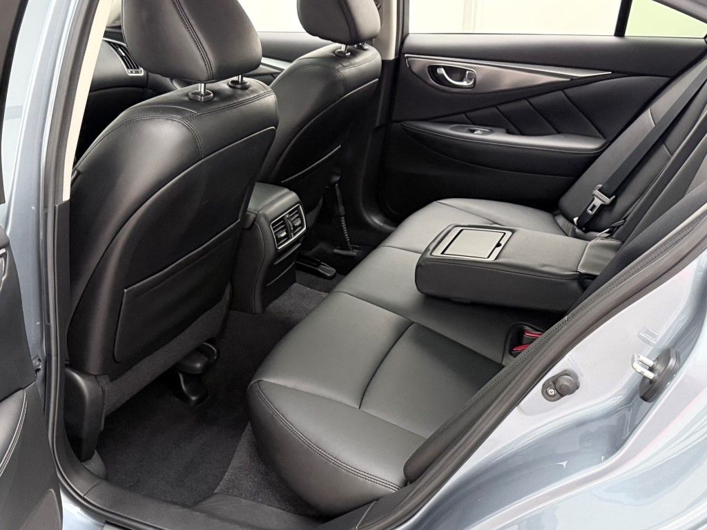 Thumbnail: 2016 INFINITI Q50 - 32