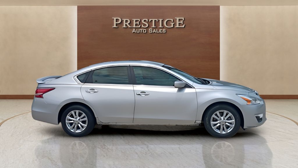 2014 Nissan Altima Plata (Brilliant Silver Metallic) Sedán Tracción delantera Transmisión variable continua