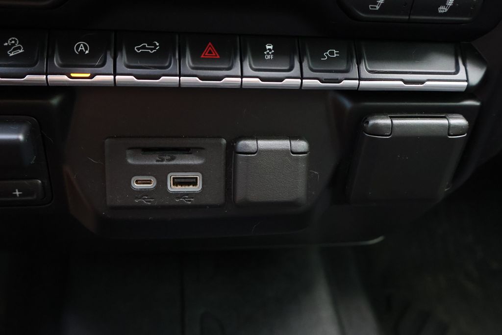Thumbnail: 2021 Chevrolet Silverado 1500 - 29