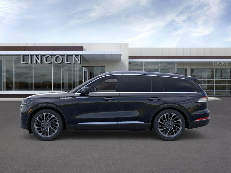 New 2026 Infinite Black Metallic Clearcoat Lincoln Reserve image 3