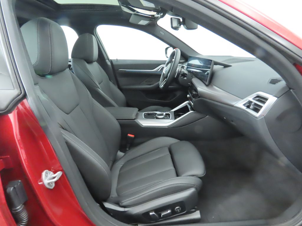 Thumbnail: 2025 BMW 4 Series - 21