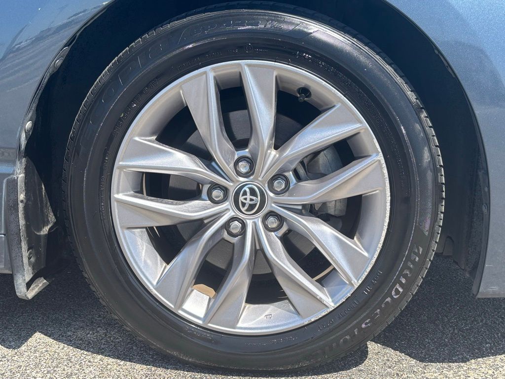 2021 Toyota Avalon XLE photo