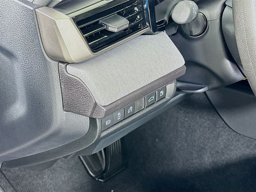 Thumbnail: 2025 Toyota Camry - 10