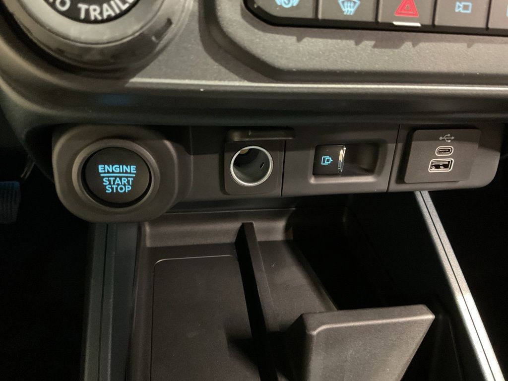 New 2026 White Ford Lariat image 14