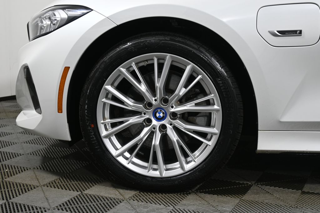 Thumbnail: 2023 BMW 3 Series - 12