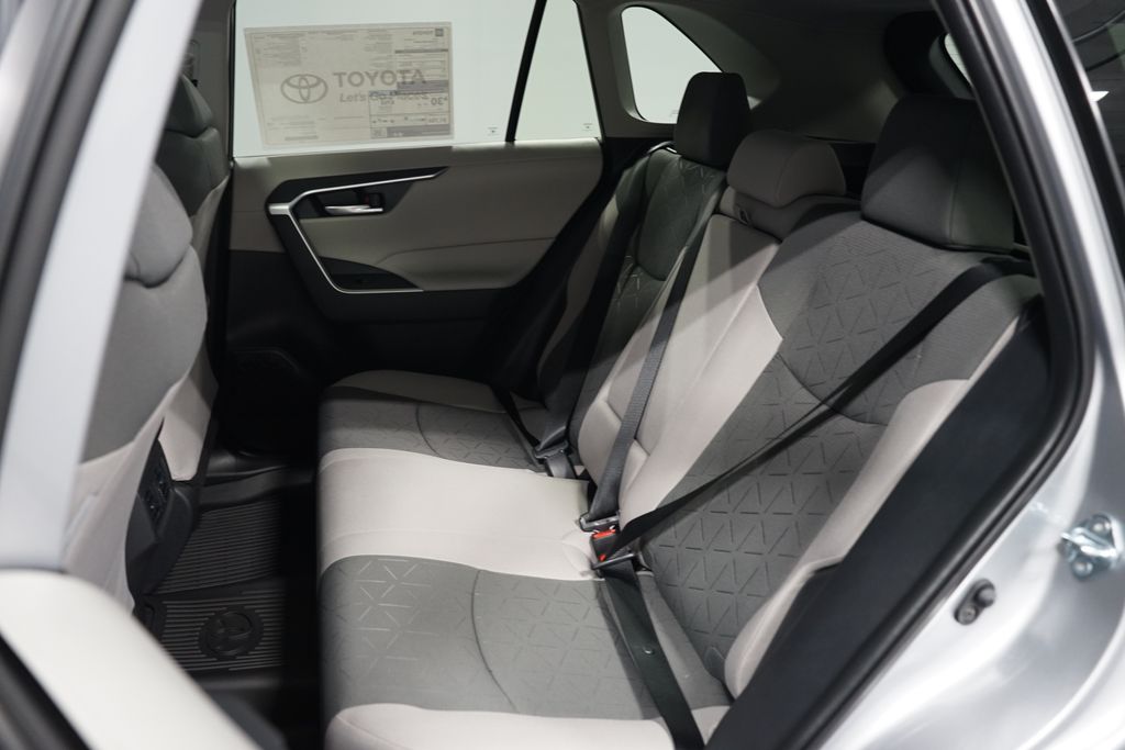 Thumbnail: 2025 Toyota RAV4 - 29