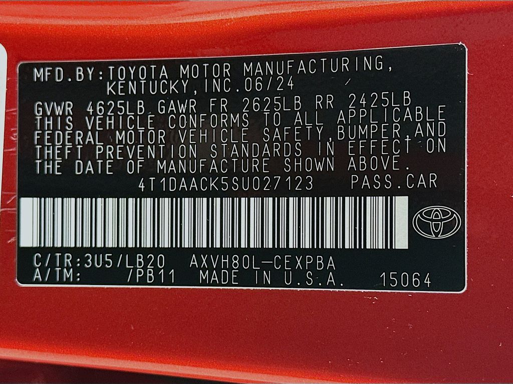 2025 Toyota Camry XSE 32