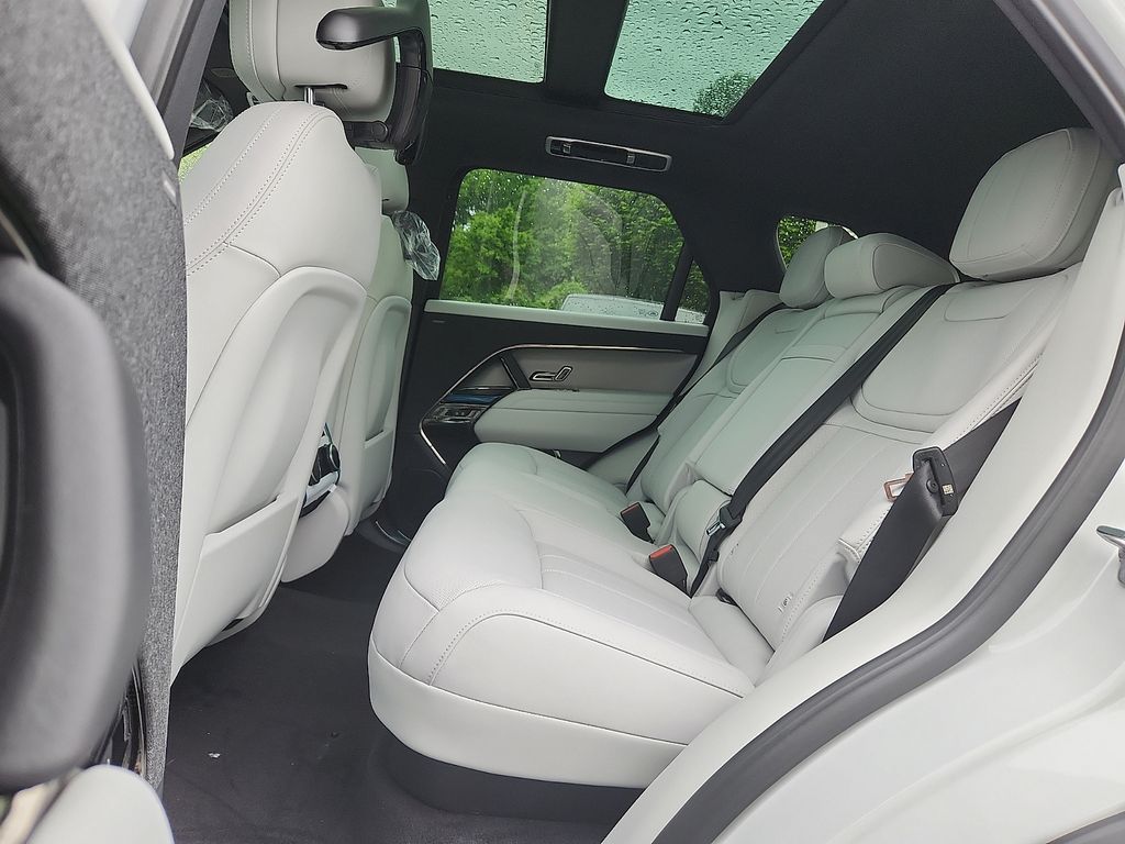 Thumbnail: 2026 Land Rover Range Rover Sport - 5