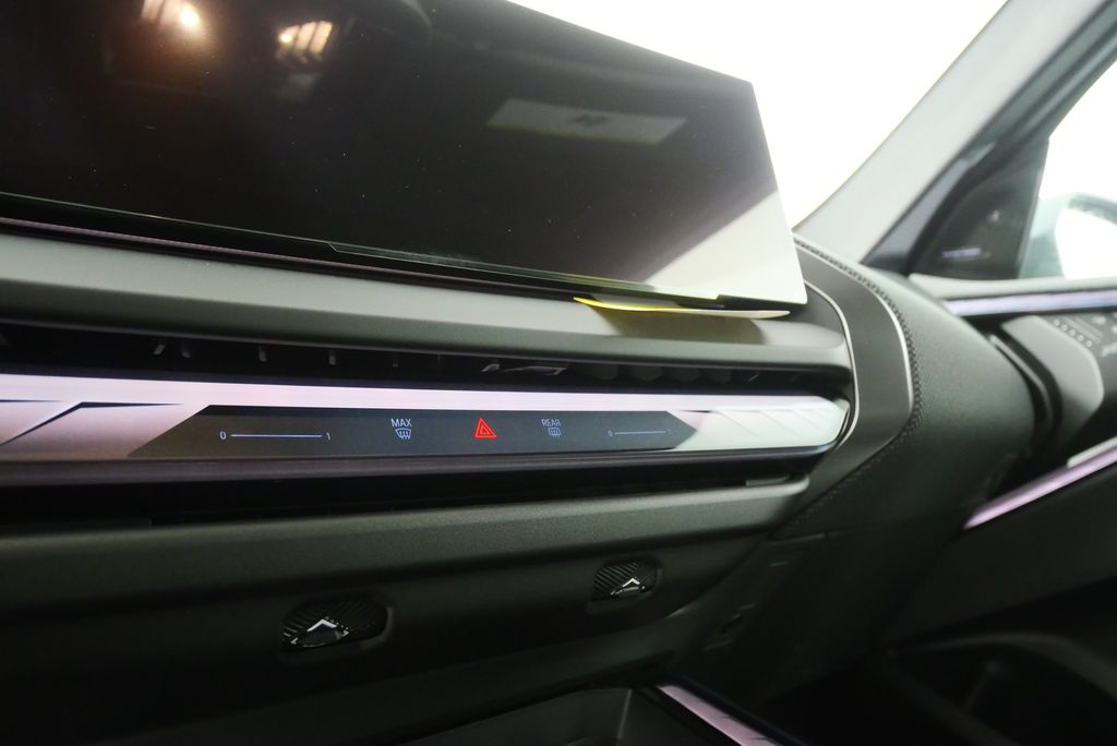 Thumbnail: 2025 BMW X3 - 21
