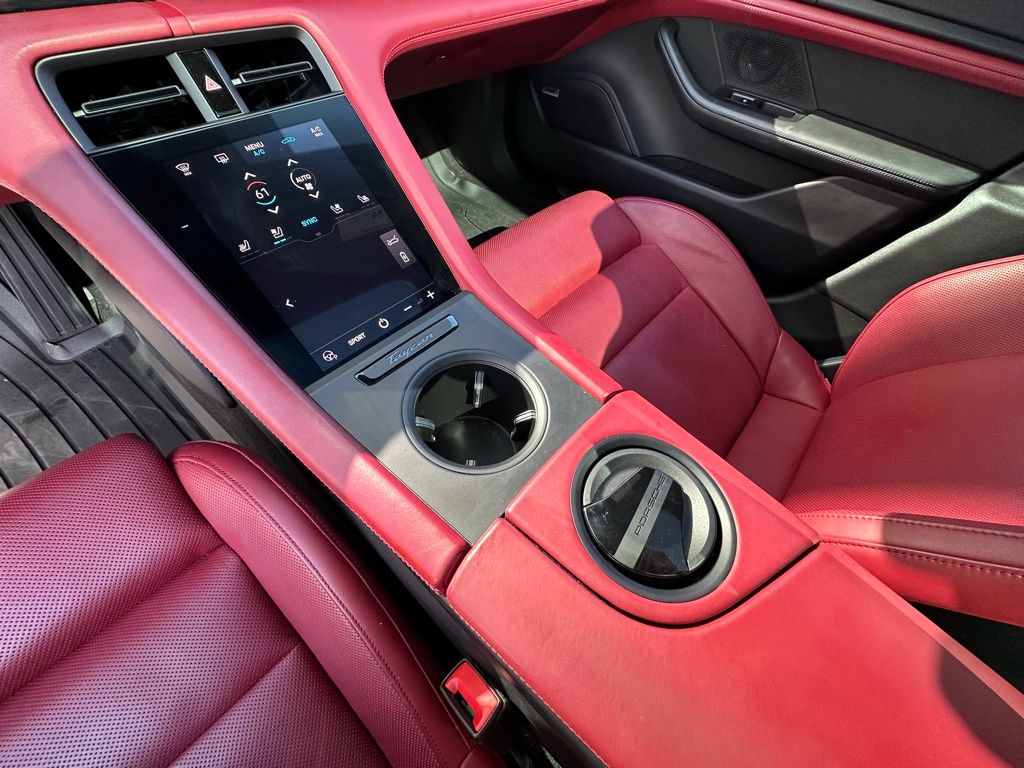 Thumbnail: 2022 Porsche Taycan - 26