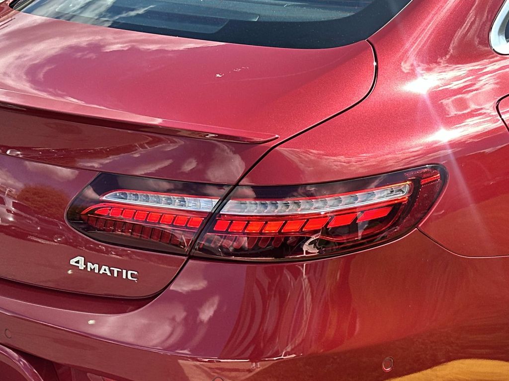 Thumbnail: 2022 Mercedes-Benz E-Class - 7