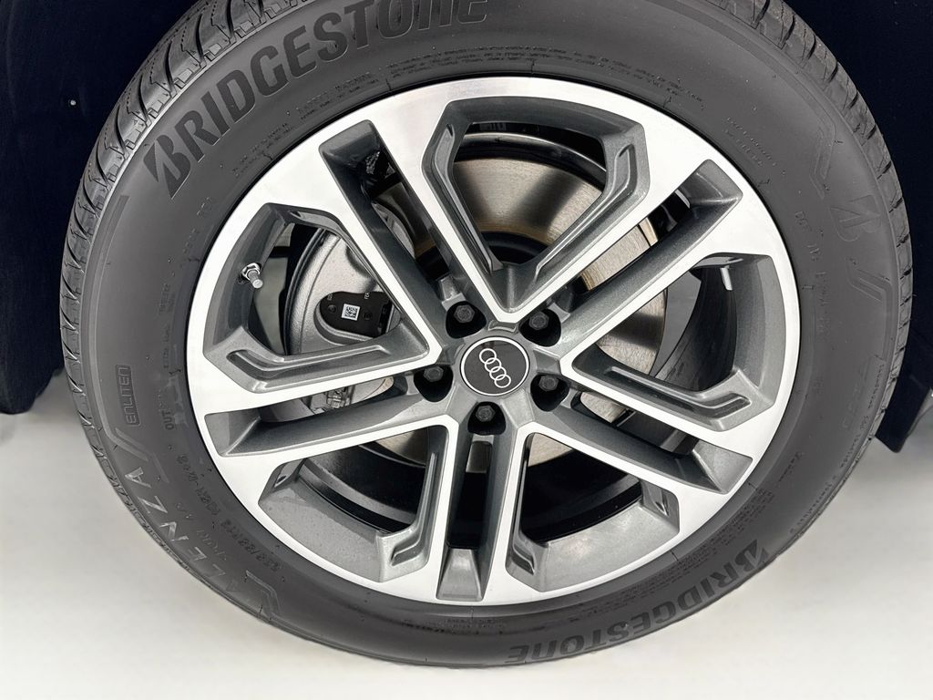 Thumbnail: 2026 Audi Q5 - 31
