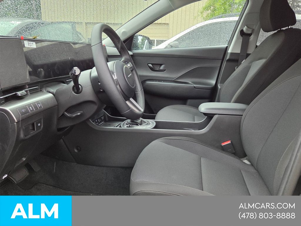Used 2026 Black Hyundai SEL Sport image 4