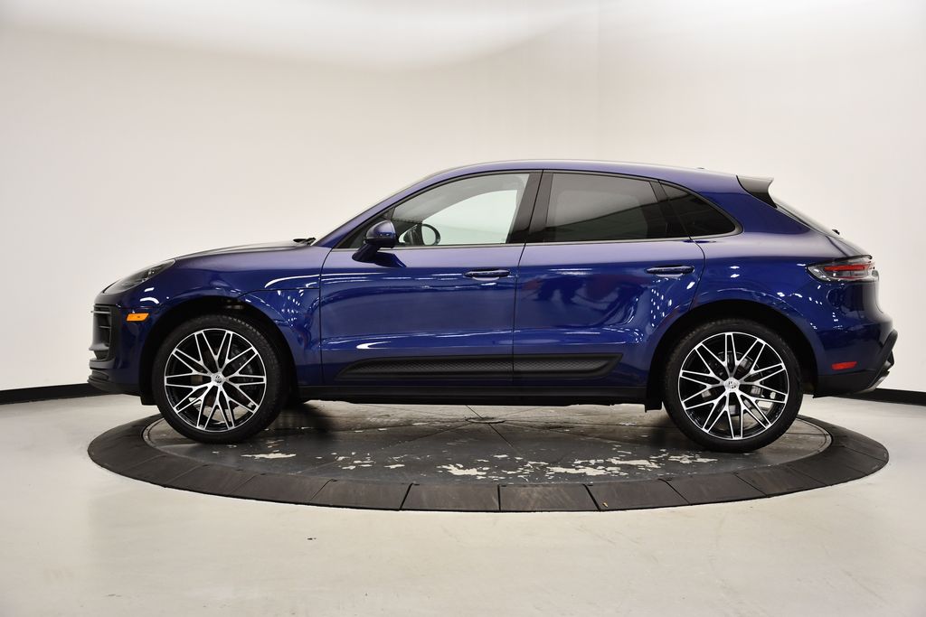 2022 Porsche Macan  2