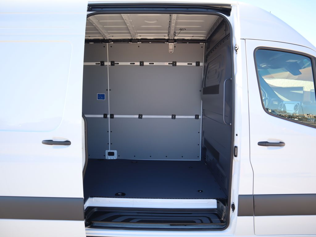 2024 Mercedes-Benz Sprinter 2500 25