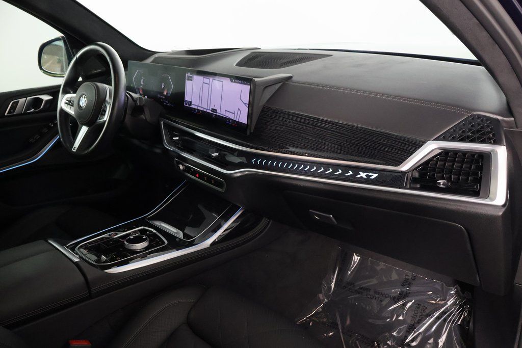Thumbnail: 2023 BMW X7 - 9