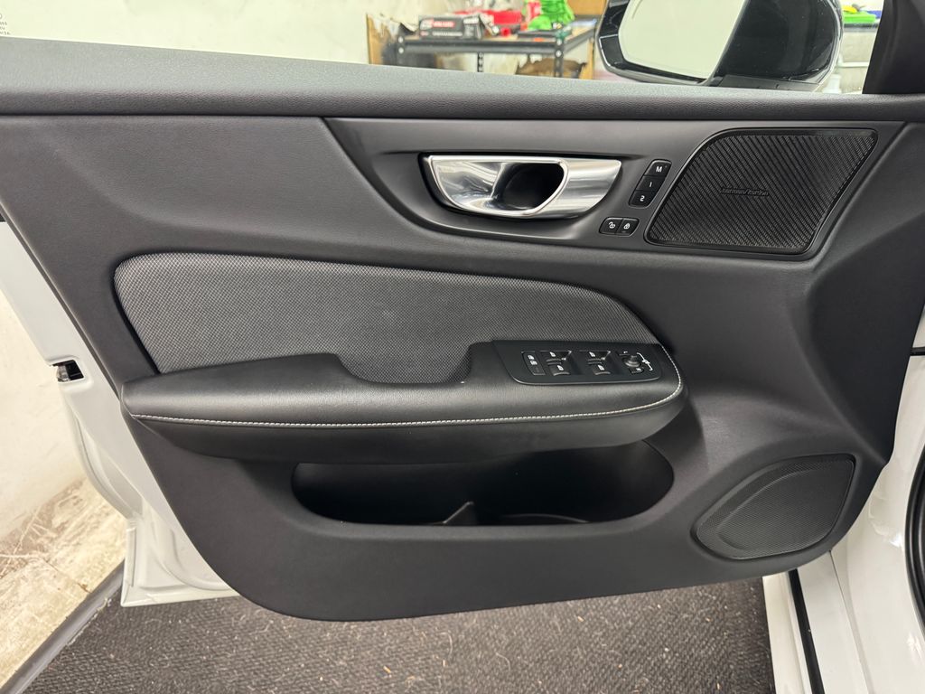 2022 Volvo S60 Recharge Plug-In Hybrid T8 R-Design