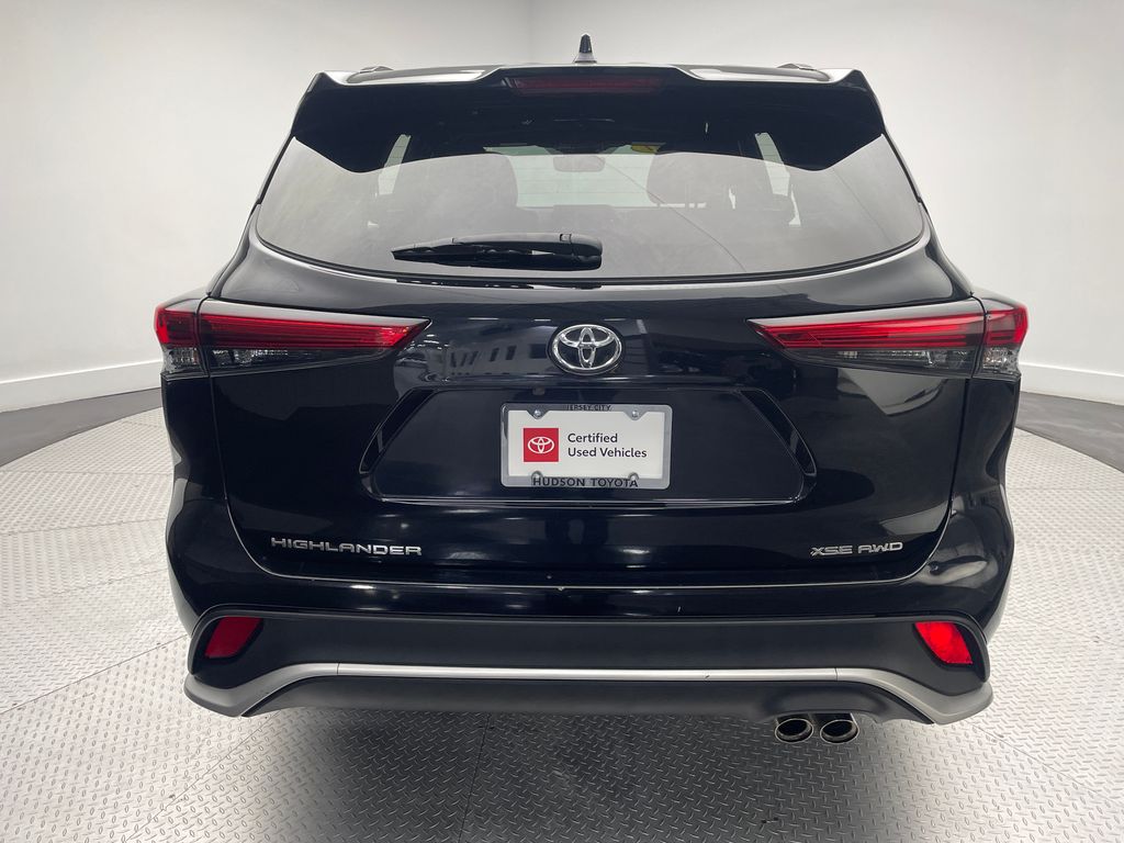 Thumbnail: 2021 Toyota Highlander - 6