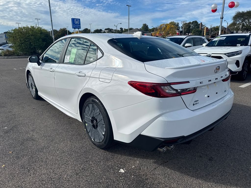 2026 Toyota Camry SE photo 4