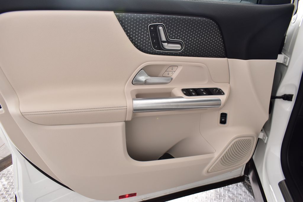 Thumbnail: 2025 Mercedes-Benz GLA - 11