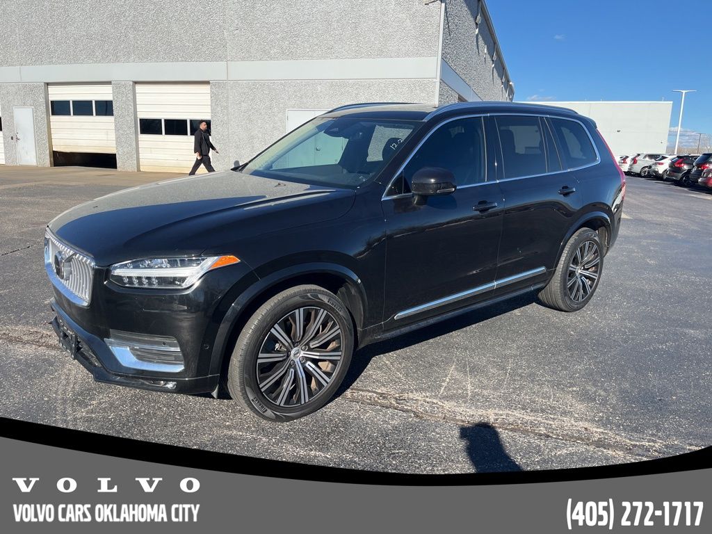2023 Volvo XC90 Plus's photo