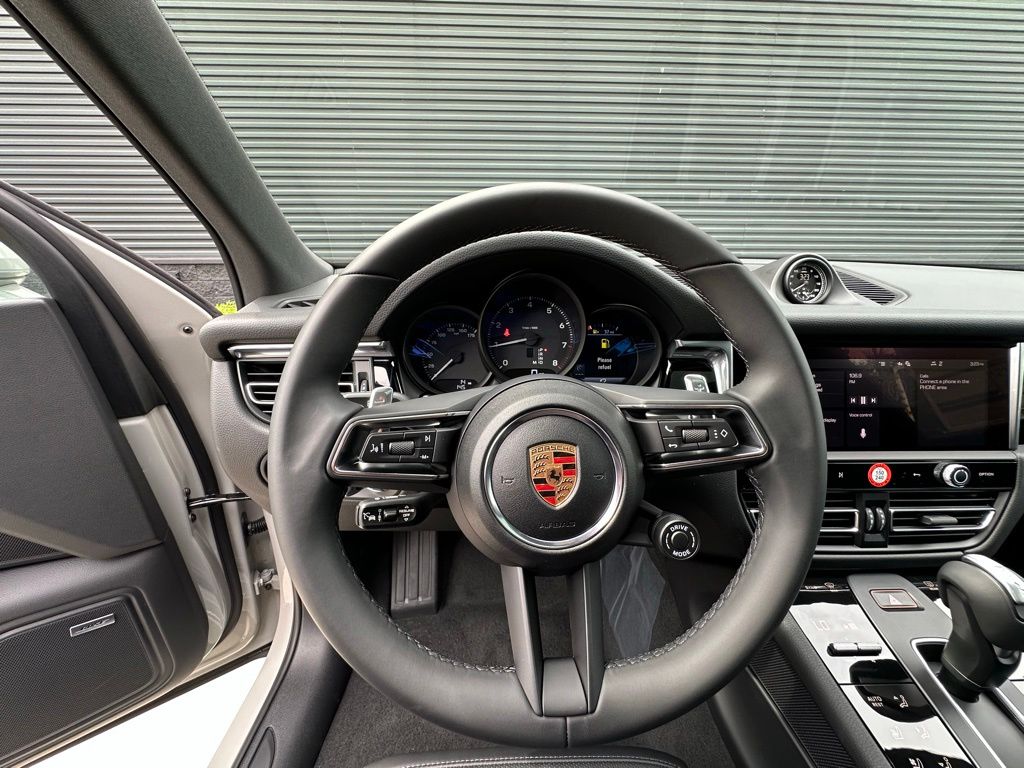 Thumbnail: 2026 Porsche Macan - 16