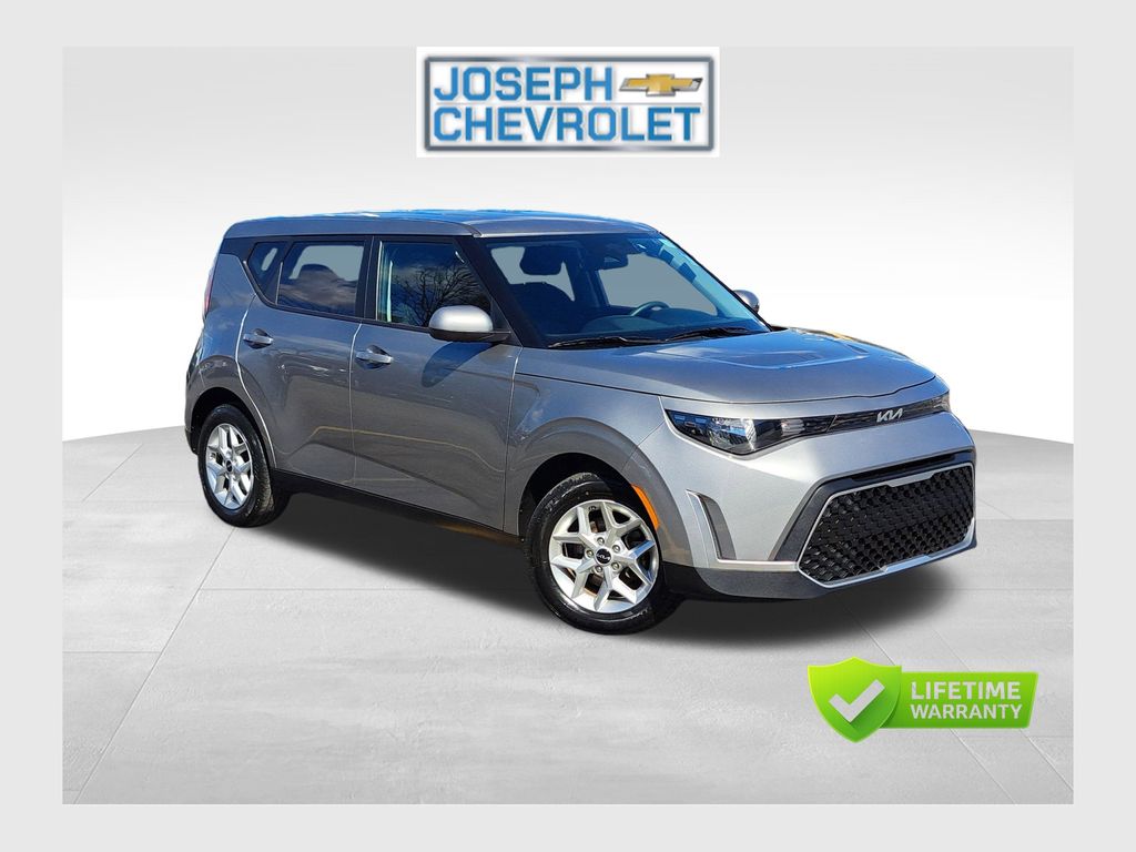 Steel Gray 2025 Kia Soul LX FWD SUV / Crossover Front-Wheel Drive Continuously Variable Transmission
